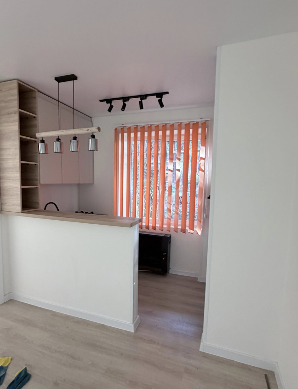 იყიდება 2 ოთახიანი ბინა დიღმის მასივში